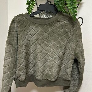 NWT CHANCE OR FATE Diamond Quilted Faux Fur Design Long Sleeve Top. Size Large